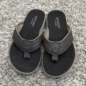 Boys Sperry flip flops